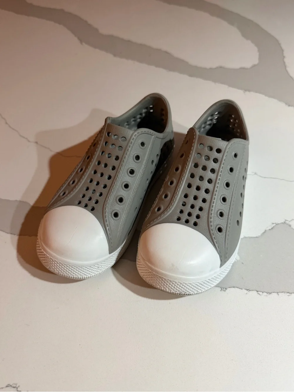 Jumping Beans Kids Gray Slip-On Sneakers Size 10 White Toe Cap